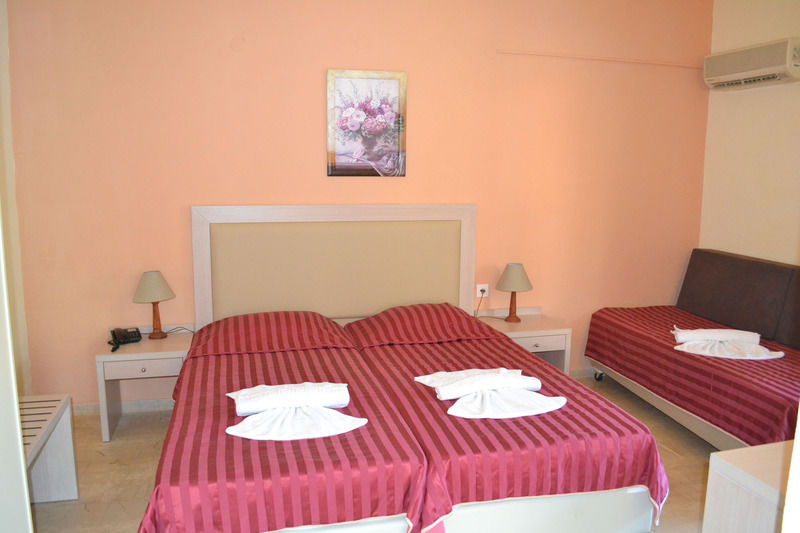 Hotel Amnissos à Pigianos Kampos  Extérieur photo